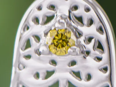 Mana Hamsa cu Diamant Galben