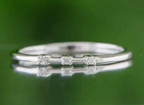 Inel elegant din argint cu diamante