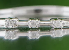 Inel elegant din argint cu diamante