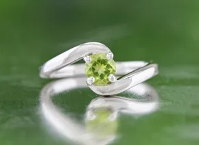 Inel de argint cu Peridot