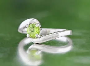Inel de argint cu Peridot