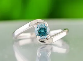 Inel de argint cu diamant albastru