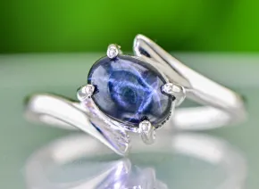 Inel cu Safir Stelar